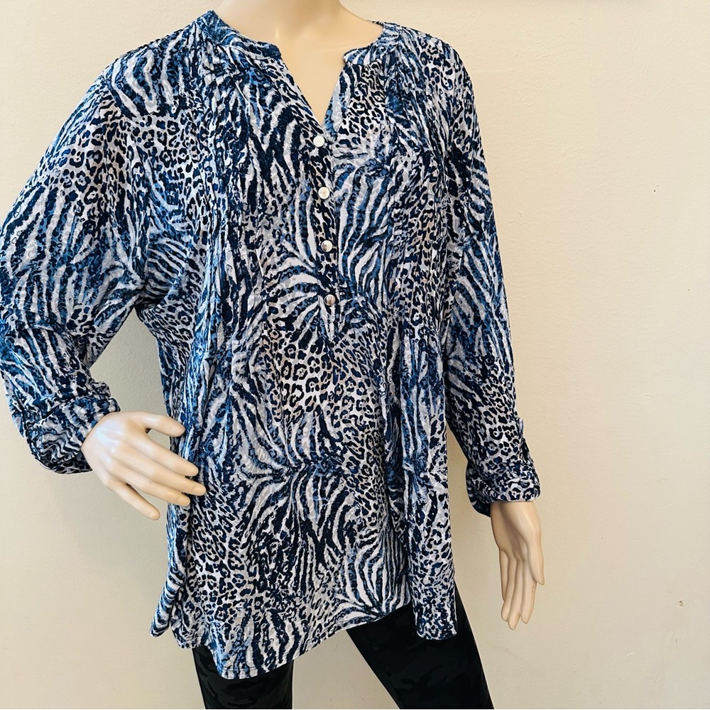 Chic Blue Animal Print Blouse